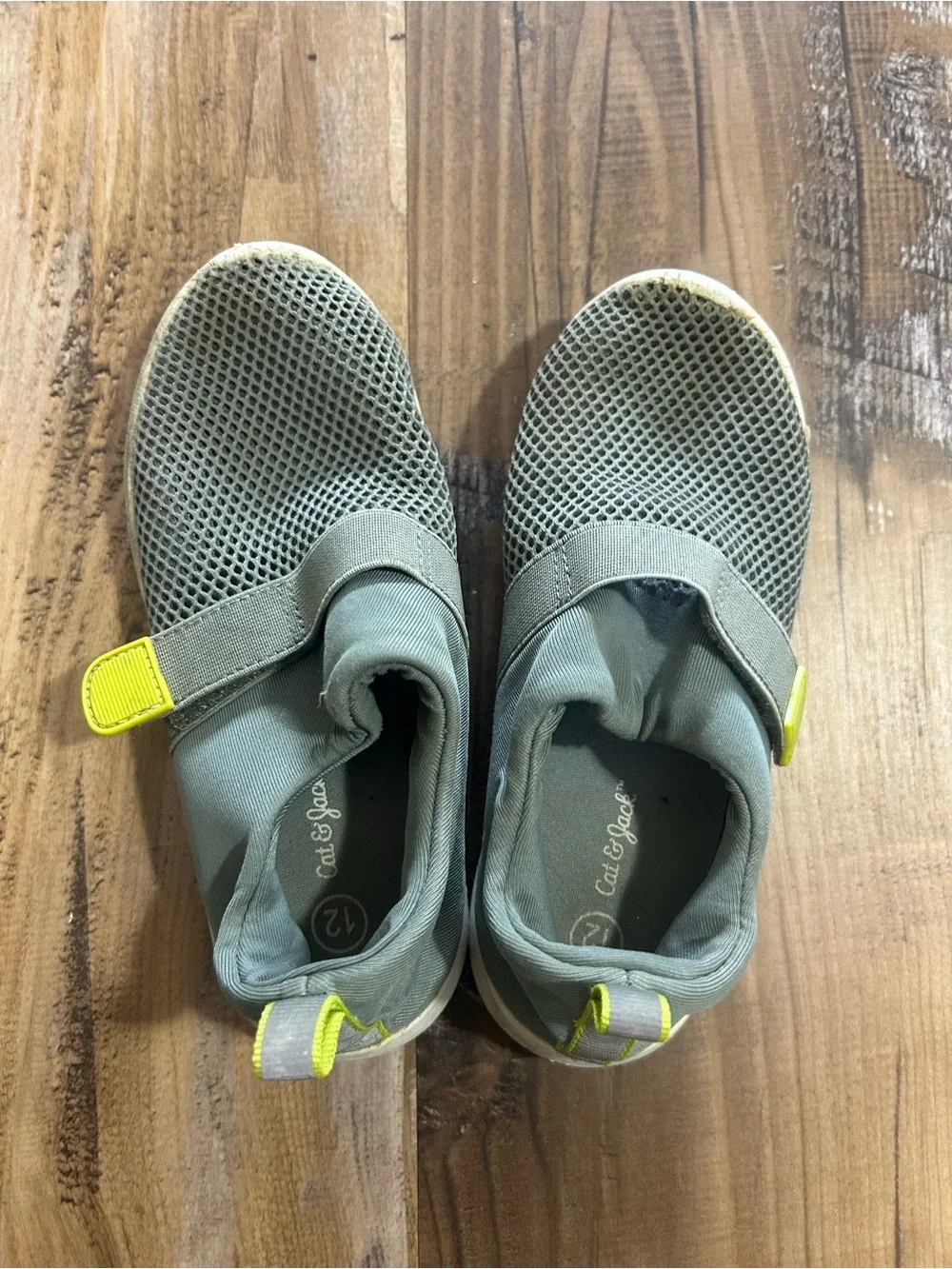 10 Pairs of shoes 9c-12c